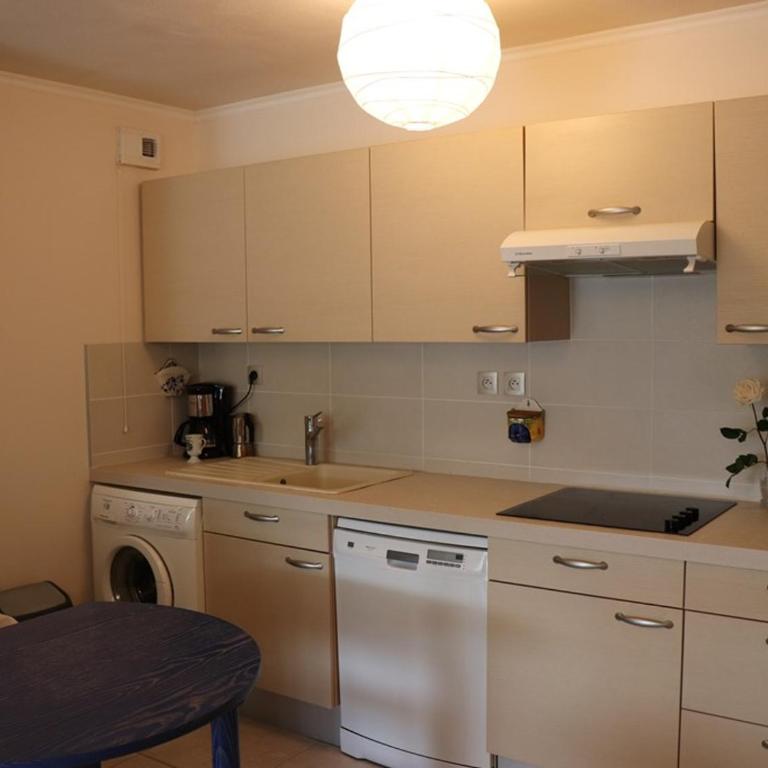 Appartement climatisé avec 2 chambres, terrasse et garage à Cavalaire-sur-Mer - FR-1-100-218 - Appartement (6 Adultes) - 8