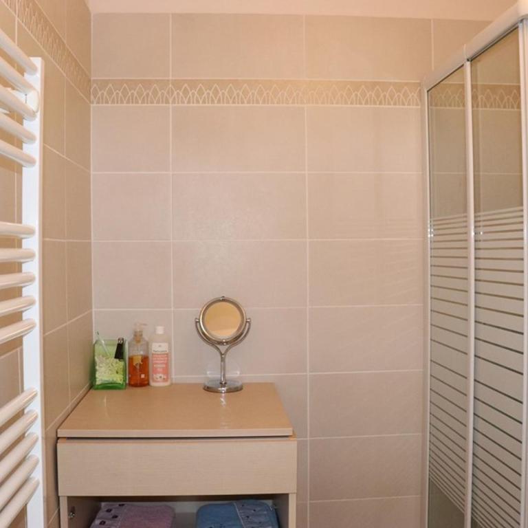 Appartement climatisé avec 2 chambres, terrasse et garage à Cavalaire-sur-Mer - FR-1-100-218 - Appartement (6 Adultes) - 14