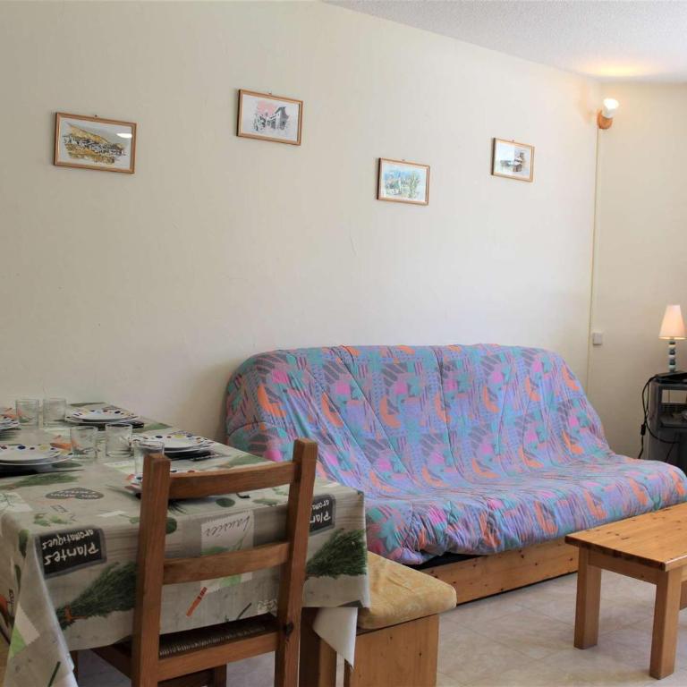 Studio-cabine+coin nuit 6 pers. à Vars Les Claux, balcon, proche pistes et commerces - FR-1-330B-106 - Apartment (6 Erwachsene) - 1