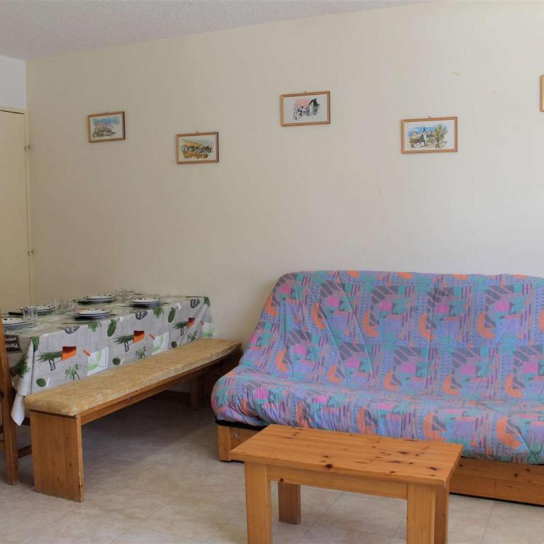 Studio-cabine+coin nuit 6 pers. à Vars Les Claux, balcon, proche pistes et commerces - FR-1-330B-106 - Apartment (6 Erwachsene) - 6