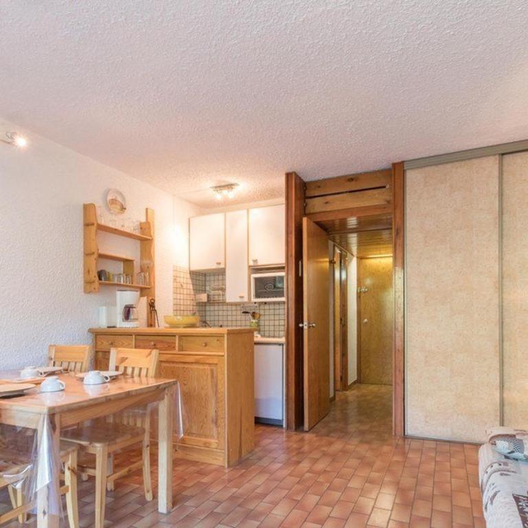 Studio chaleureux avec balcon à Serre-Chevalier, parking et casier à ski – 4 personnes - Appartement 1 Chambre - 10