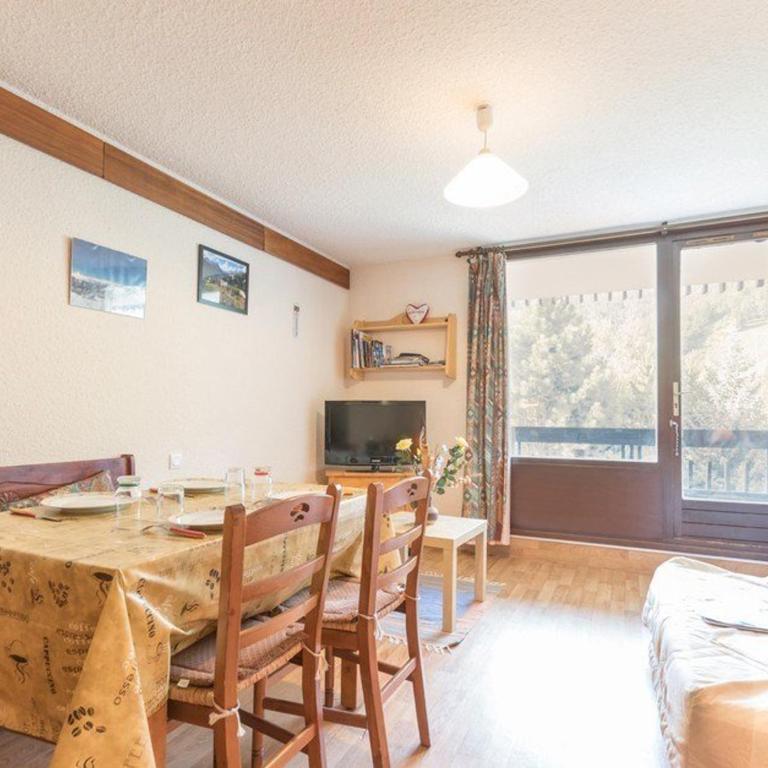 Séjour cosy à Serre-Chevalier : Appart 4 pers, équipé, prox. pistes, parking inclus, services optionnels - FR-1-330E-1 - Appartement (4 Adultes) - 1