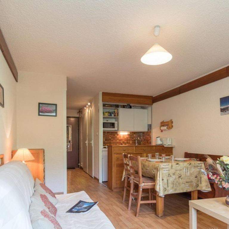 Séjour cosy à Serre-Chevalier : Appart 4 pers, équipé, prox. pistes, parking inclus, services optionnels - FR-1-330E-1 - Appartement (4 Adultes) - 6