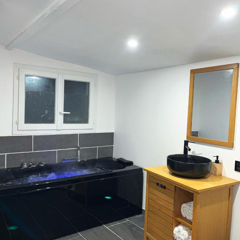 L'Oranger - Magnifique Studio Indépendant Sur Mougins avec Jacuzzi Privé - Parking - Climatisation - Appartamento con 1 Camera da Letto - 6
