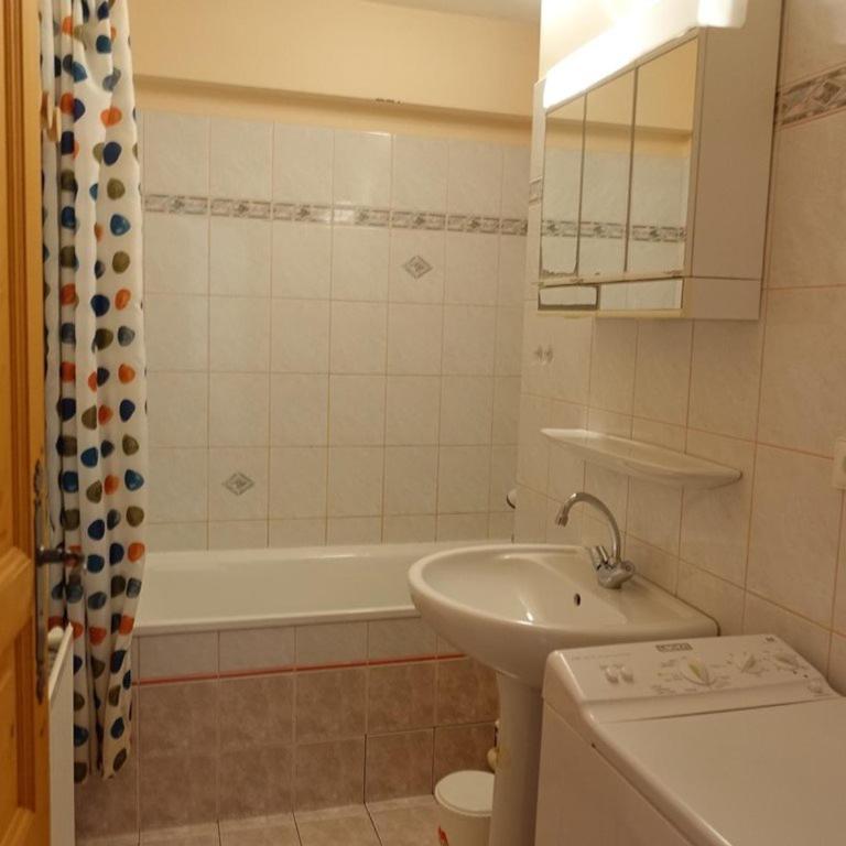 Appartement cosy 4 pers, skis aux pieds, balcon, parking, 2 étoiles - Location dim. à dim. en hiver - Appartement 1 Chambre - 6