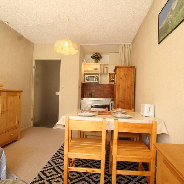 Location idéale, 4 pers à Serre-Chevalier, proche pistes, balcon, TV, coin nuit et casier à ski - Appartement 1 Chambre - 1
