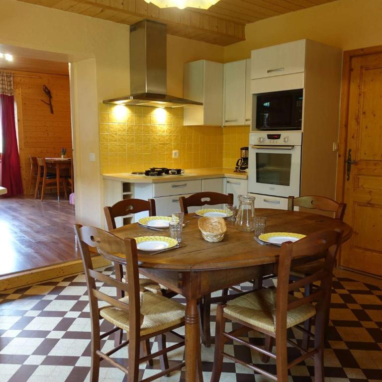 Appart spacieux dans chalet traditionnel avec balcon pour 5 pers. à Arêches-Beaufort - FR-1-342-146 - Apartment - 9