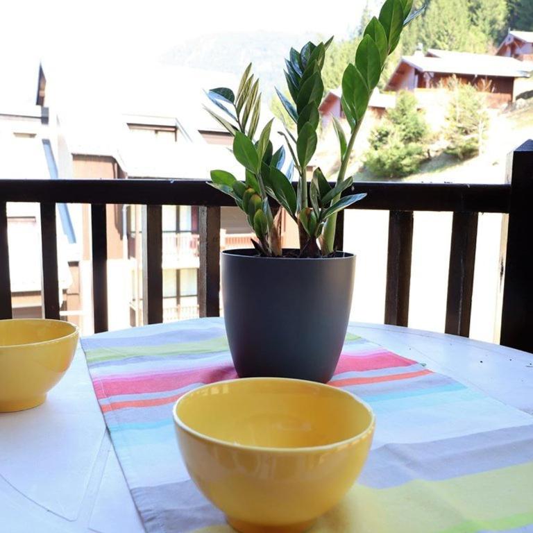 Charmant appart **, 6 pers, 2 balcons, prox pistes & village, parking gratuit - Appartement 2 Chambres - 5