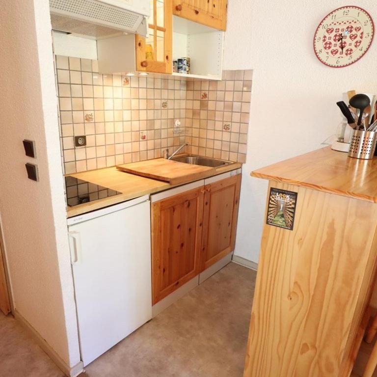 Charmant appart **, 6 pers, 2 balcons, prox pistes & village, parking gratuit - Appartement 2 Chambres - 6