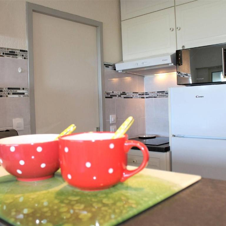 Charmant 2P en bord de mer, 4 couchages, marina, proche gare et centre, parking vélos et scooters - FR-1-252A-9 - Appartement (4 Adultes) - 10