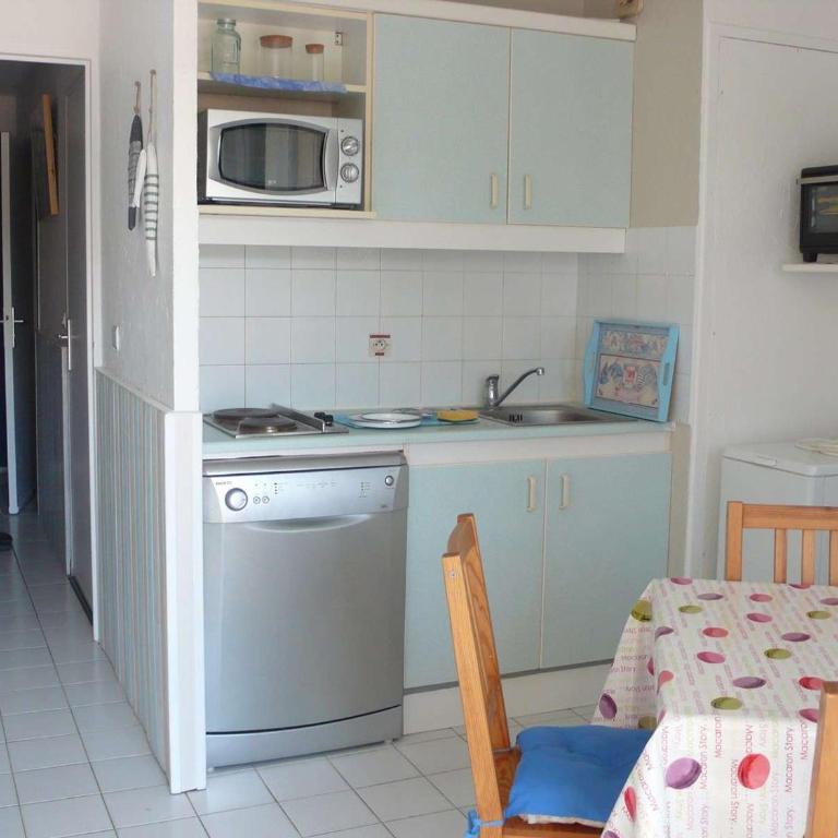 Appartement T2 cabine 2 étoiles au Lavandou avec climatisation - FR-1-308-92 - Appartement (4 Adultes) - 8
