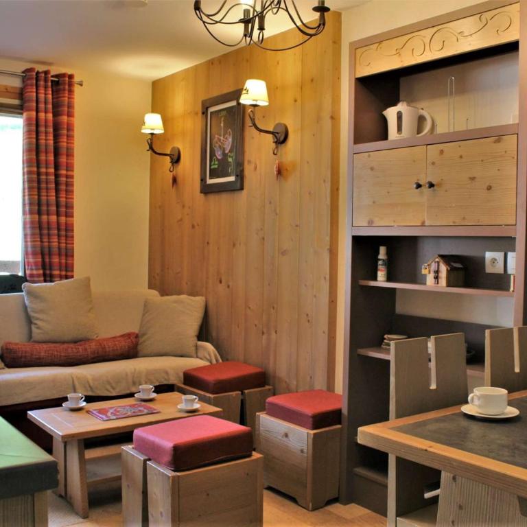 Appartement cosy 2 pièces avec piscine, sauna, proche pistes et commerces à Risoul 1850 - Appartement 1 Chambre - 1