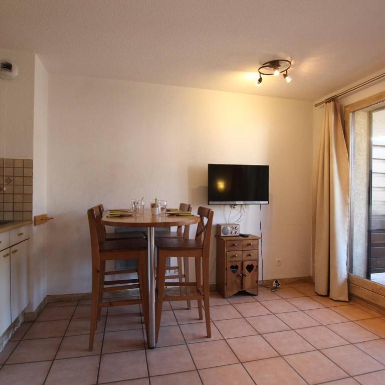 Studio 4 pers. à Briançon – Pied de pistes, proche commerces, balcon, parking privé - FR-1-330C-53 - Appartement (4 Adultes) - 2