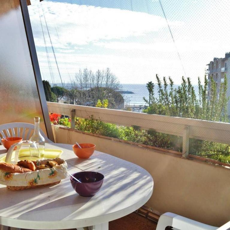 Le Lavandou : T2 avec 4 couchages, terrasse, parking en option, animaux admis - FR-1-251-212 - Apartamento (4 adultos) - 1