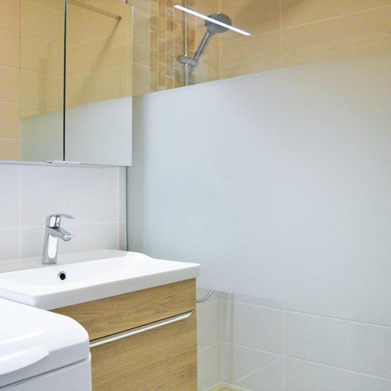 Le Lavandou : T2 avec 4 couchages, terrasse, parking en option, animaux admis - FR-1-251-212 - Apartamento (4 adultos) - 7