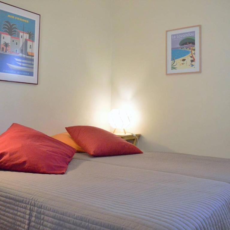 Le Lavandou : T2 avec 4 couchages, terrasse, parking en option, animaux admis - FR-1-251-212 - Apartamento (4 adultos) - 8