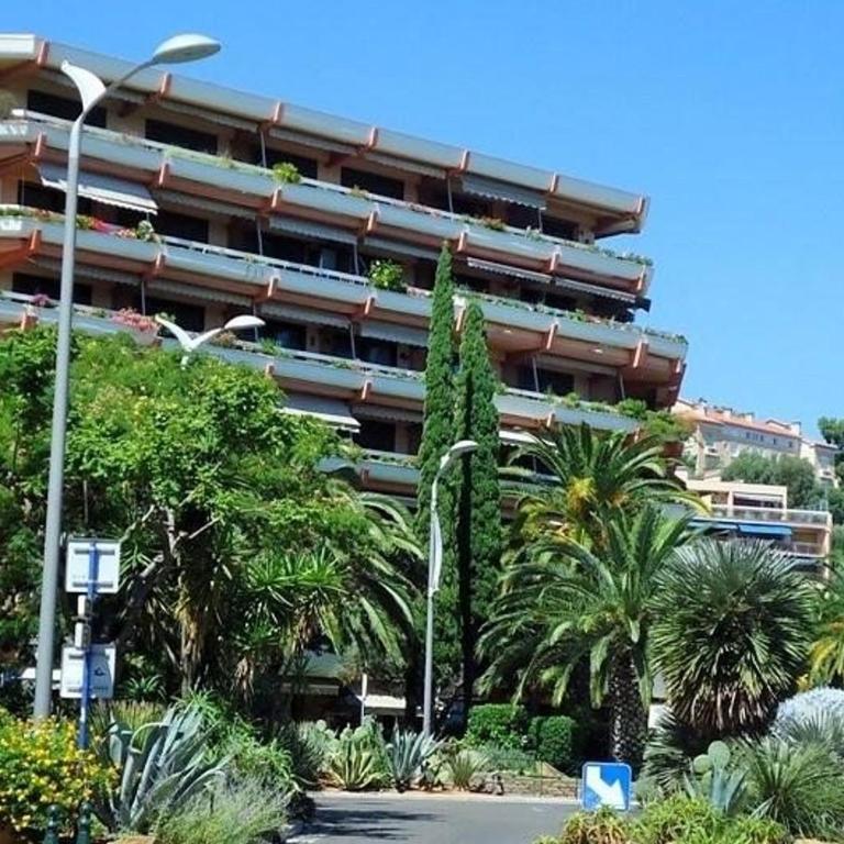 Le Lavandou : T2 avec 4 couchages, terrasse, parking en option, animaux admis - FR-1-251-212 - Apartamento (4 adultos) - 10