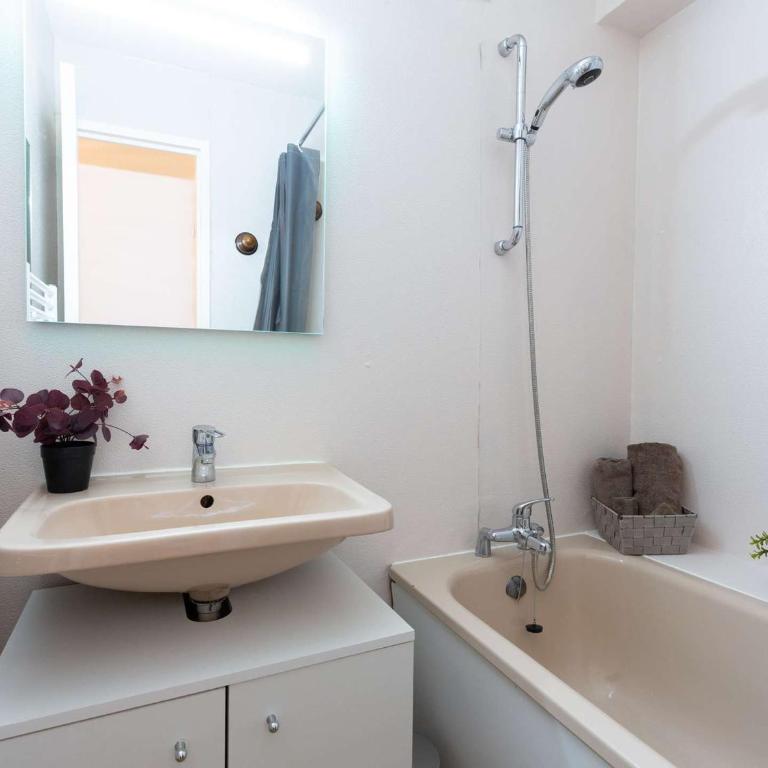 Charmant appartement pour 4 pers. proche des thermes et du téléphérique - FR-1-296-445 - Apartment - 9