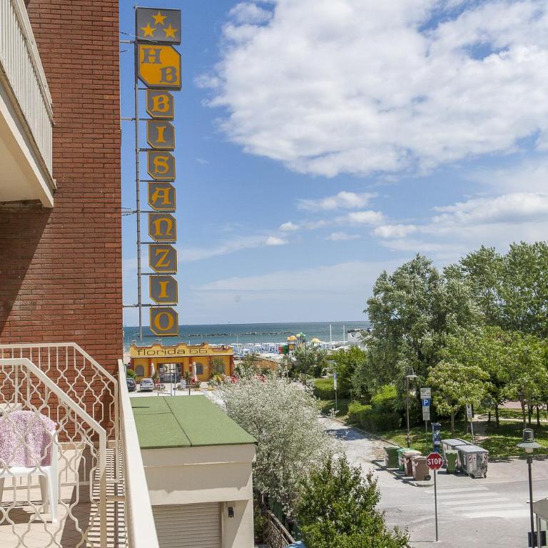 Hotel Bisanzio - Camera Familiare con Vista Mare Laterale (2 Adulti + 1 Bambino) - 7