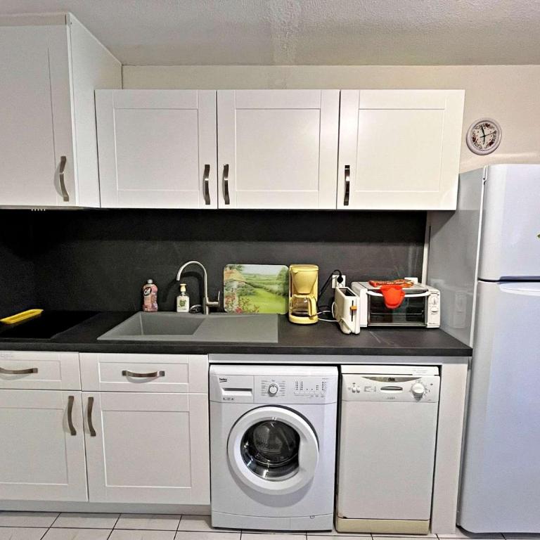Appartement rez-de-jardin avec piscine et parking à Marseillan-Plage - FR-1-387-63 - Appartement (6 Adultes) - 6