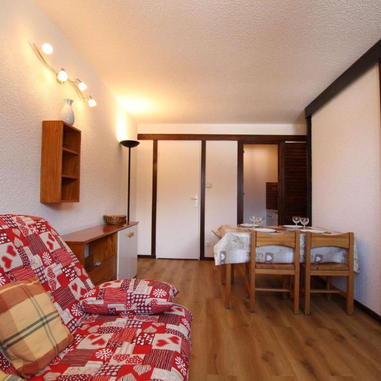 Studio coin nuit 4 pers, balcon sud-ouest, Serre-Chevalier - FR-1-330E-55 - Appartement (4 Adultes) - 1