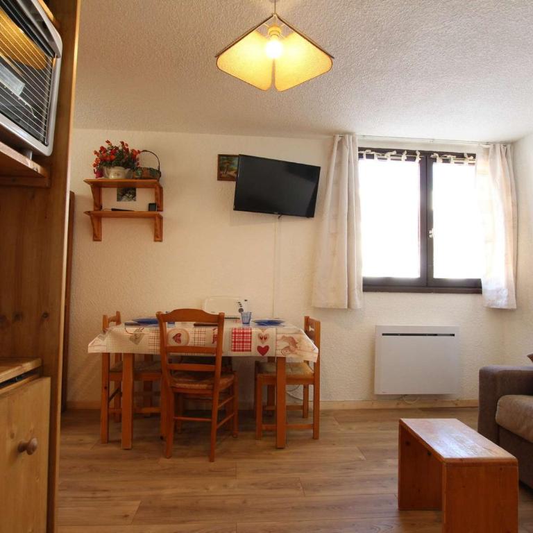 Studio cosy à Saint-Chaffrey - 3 couchages, équipé, proche pistes ski, WiFi en option - Appartement 1 Chambre - 11
