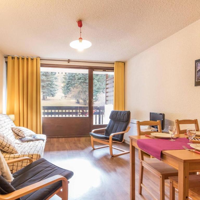 Charmant studio ski-in/ski-out 4 pers. avec piscine, jardin et parking à La Salle les Alpes - FR-1-330F-62 - Appartement (4 Adultes) - 1