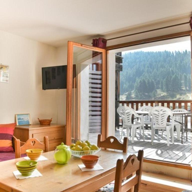Studio avec terrasse ensoleillée face aux pistes, animaux acceptés, Montgenèvre - FR-1-266-86 - Apartment (5 Adults) - 2