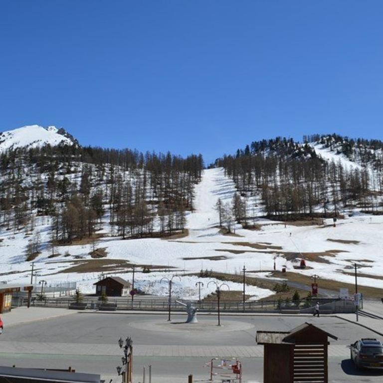 Studio avec terrasse ensoleillée face aux pistes, animaux acceptés, Montgenèvre - FR-1-266-86 - Apartment (5 Adults) - 7