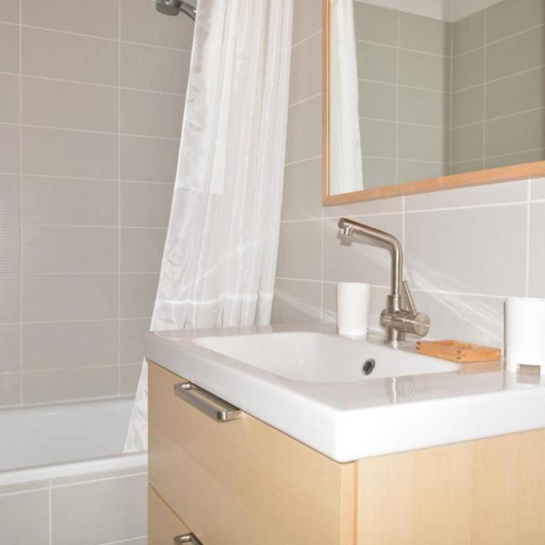 Appartement skis aux pieds 6 pers, balcon sud, garage, ménage inclus, 3* - FR-1-241-171 - Apartamento (6 adultos) - 12