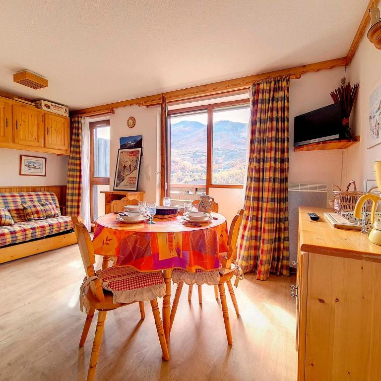 Studio fonctionnel aux pieds des pistes avec balcon - FR-1-344-206 - Studio - 1