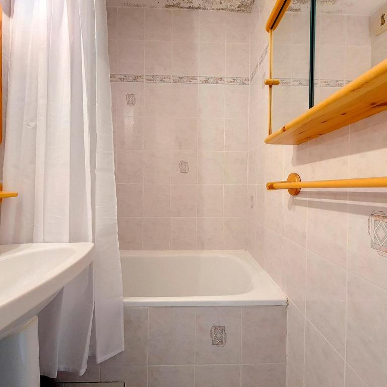 Studio fonctionnel aux pieds des pistes avec balcon - FR-1-344-206 - Studio - 9