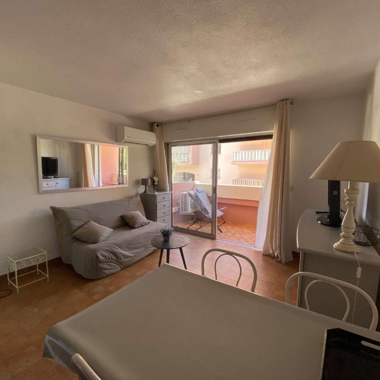 Sainte-Maxime : Studio cabine avec piscine, parking, climatisation et terrasse - FR-1-226-294 - Apartment (4 Erwachsene) - 10