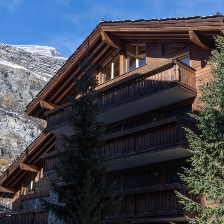 Haus Malva by Zermatt Premium Apartments - Malva 1 - Three-Bedroom Attic Apartment - 56