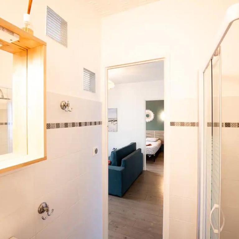 appartement n2 centre village, clim, parking gratuit - Appartement 1 Chambre - 4