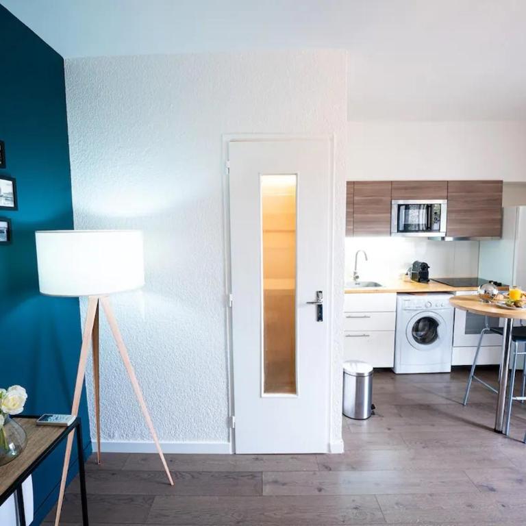 appartement n2 centre village, clim, parking gratuit - Appartement 1 Chambre - 8