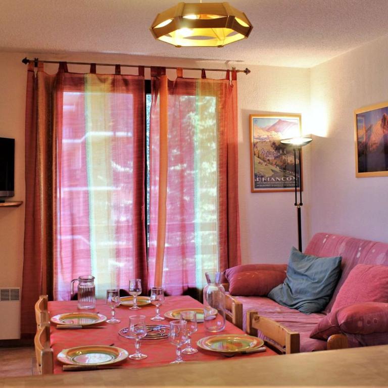Appartement au pied des pistes avec balcon à Risoul - FR-1-330-146 - Appartement (6 Adultes) - 1