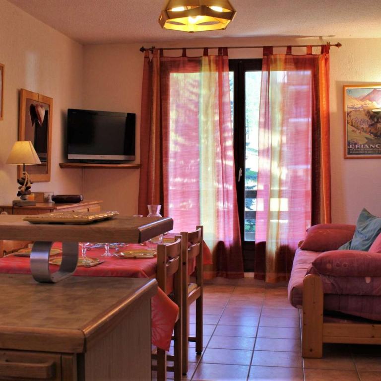 Appartement au pied des pistes avec balcon à Risoul - FR-1-330-146 - Appartement (6 Adultes) - 2