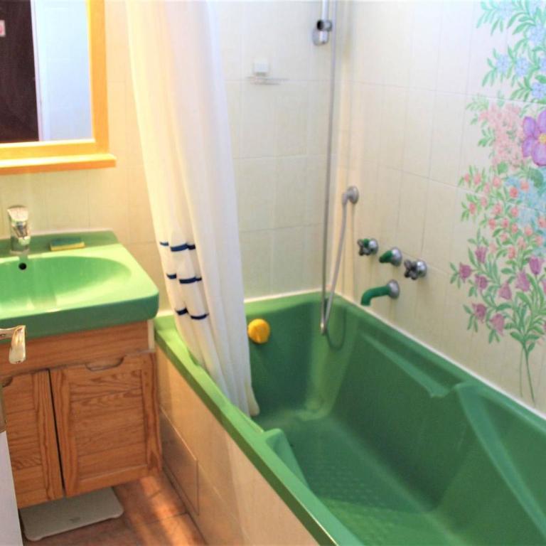Appartement au pied des pistes avec balcon à Risoul - FR-1-330-146 - Appartement (6 Adultes) - 10