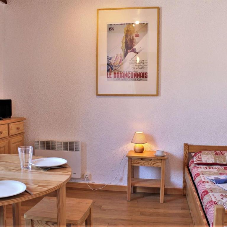 Studio cosy pour 4 à Risoul 1850, au pied des pistes, balcon ouest, 2 étoiles - Appartement 1 Chambre - 1