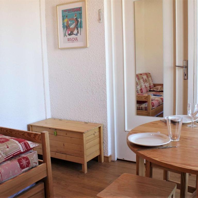 Studio cosy pour 4 à Risoul 1850, au pied des pistes, balcon ouest, 2 étoiles - Appartement 1 Chambre - 2