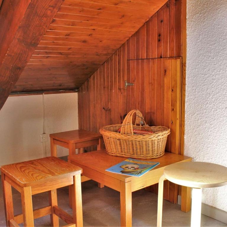 Appartement 2 pièces cabine - 6 couchages - Risoul 1850 - Appartement 1 Chambre - 12
