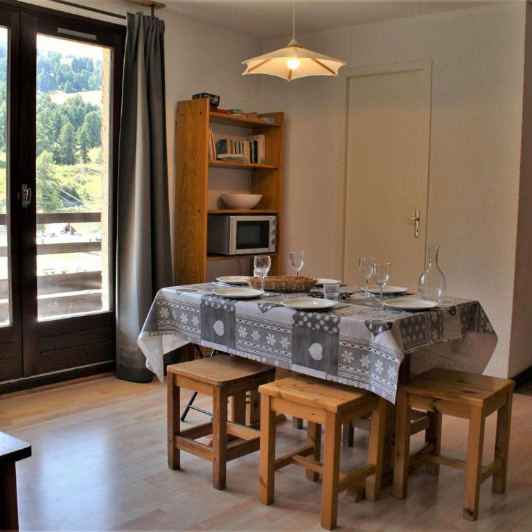 Appartement 3 Pièces 6 couchages avec piscine, animaux admis à Risoul 1850 - Appartement 1 Chambre - 2