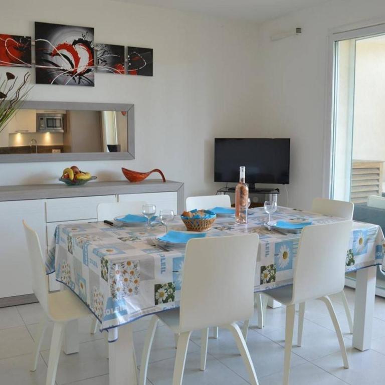 Spacieux 3 pièces avec terrasse, piscine et garage, à 2 pas de la plage – Saint Raphaël - FR-1-226A-274 - Apartment (4 Adults) - 2