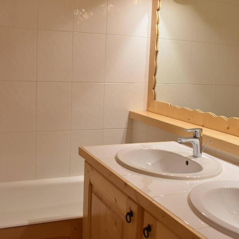 Studio cosy à Méribel, à 20m des pistes, avec balcon, casier à ski et accès facile aux navettes - FR-1-180-333 - Appartement (4 Adultes) - 10