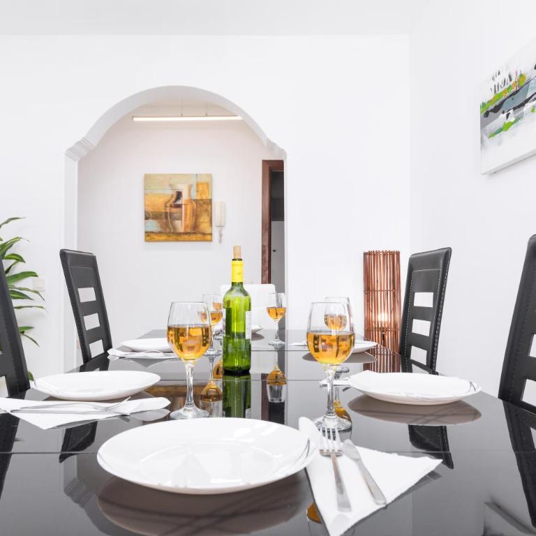 Home2Book Charming Casa El Refugio - Three-Bedroom House - 2