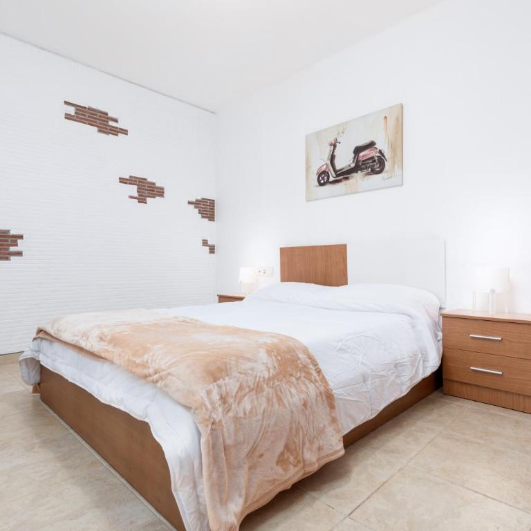 Home2Book Charming Casa El Refugio - Three-Bedroom House - 15