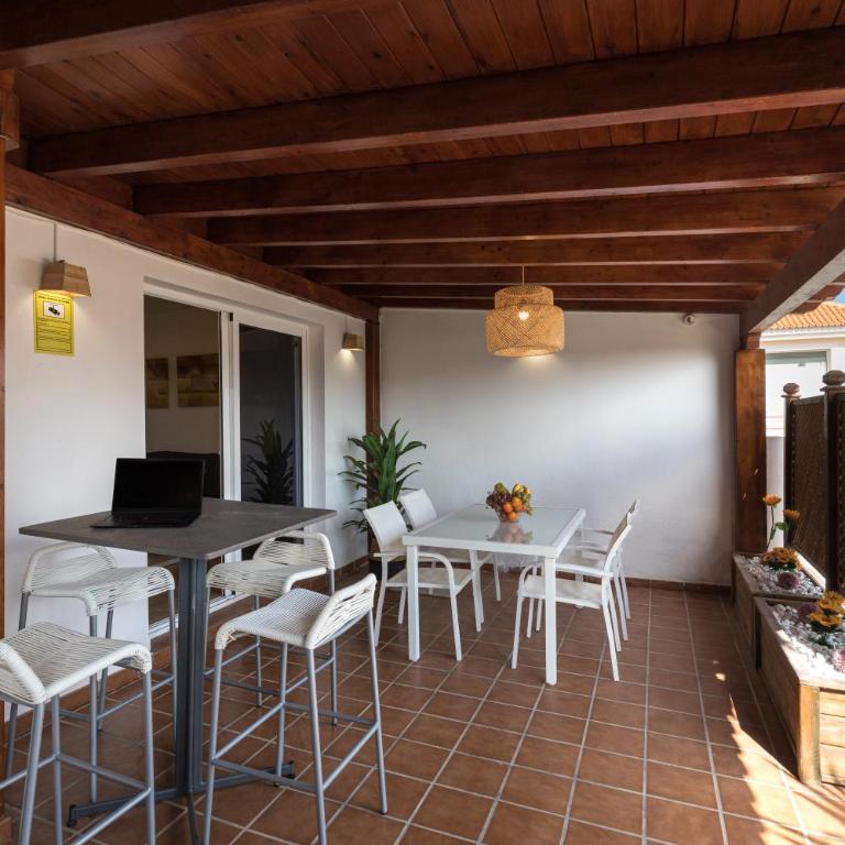 Home2Book Charming Casa El Refugio - Three-Bedroom House - 19