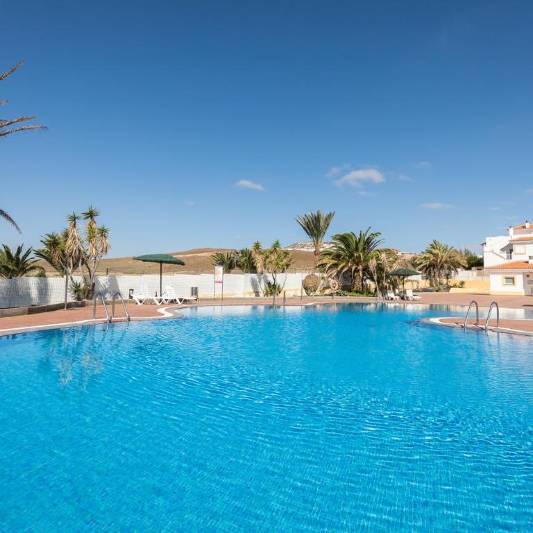 Home2Book Charming Casa El Refugio - Three-Bedroom House - 21