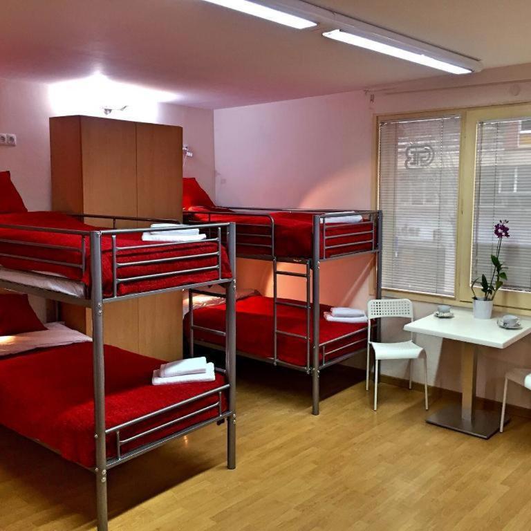 Guest House Barcelona Bruc - Bunk Bed in Mixed Dormitory Room - 4